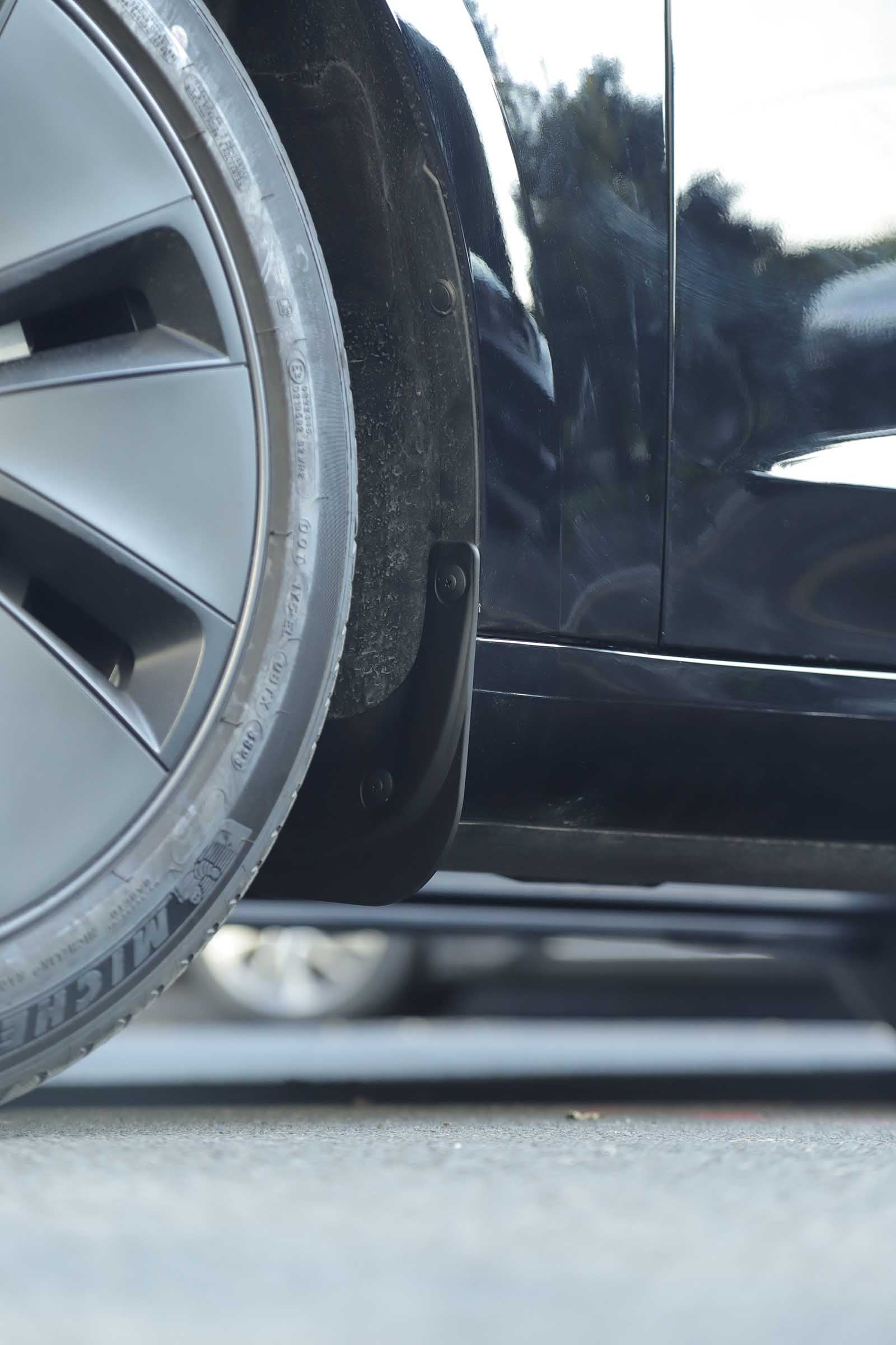Tesla Model 3 Highland: Sorte Stænklapper/Mud Flaps