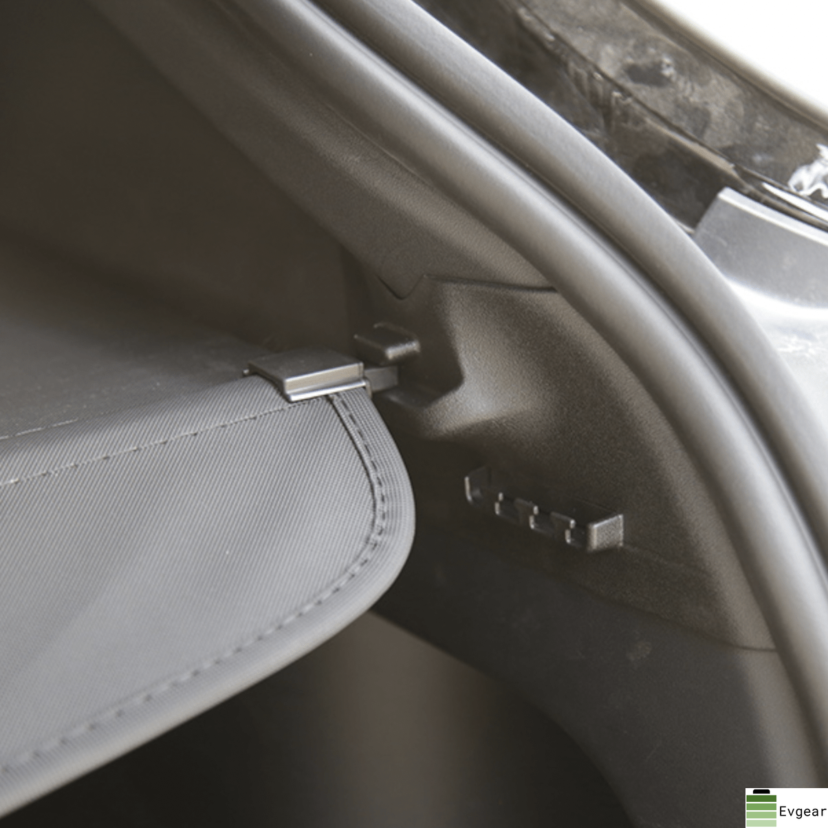 Tesla Model Y: Bagagerumsafdækning - Cargo Cover (rullegardin)