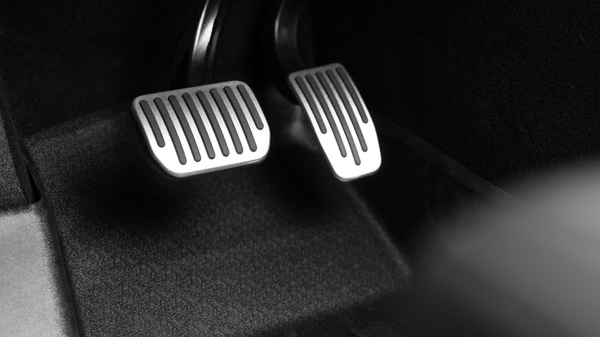 Tesla Model 3 og Y: Performance pedal sæt