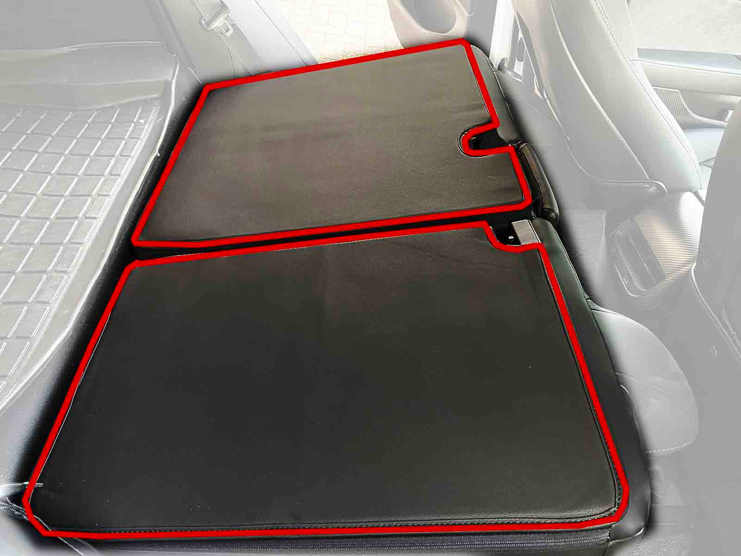 Tesla Model 3: Rücksitz- / Kofferraumschutz (2 Stk.)